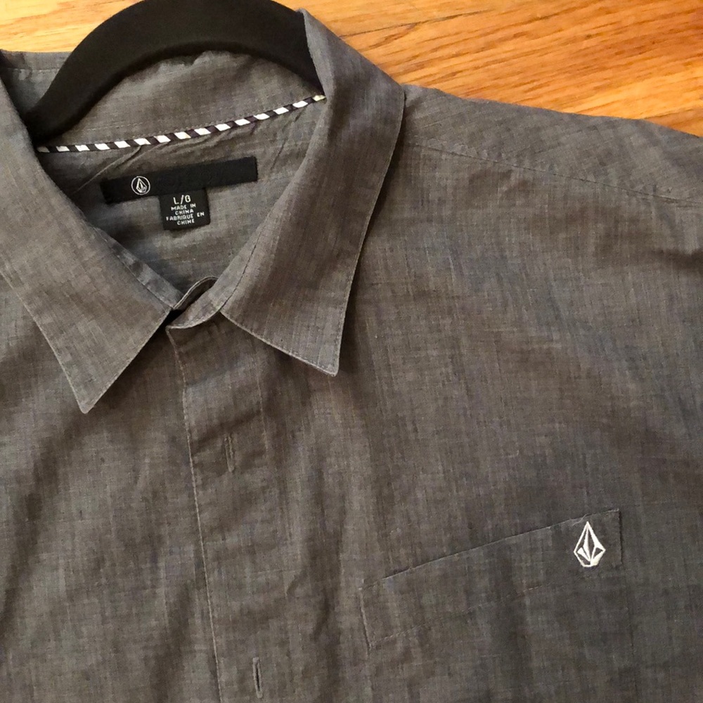 Volcom button down - Picture 2 of 2